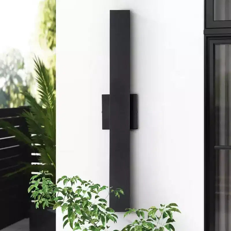 Applique murale extérieure LED à intensité variable noire avec verre dépoli