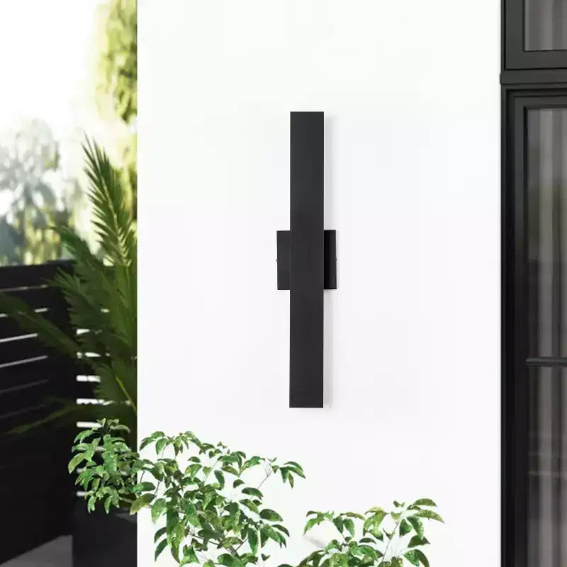 Applique murale extérieure LED à intensité variable noire avec verre dépoli